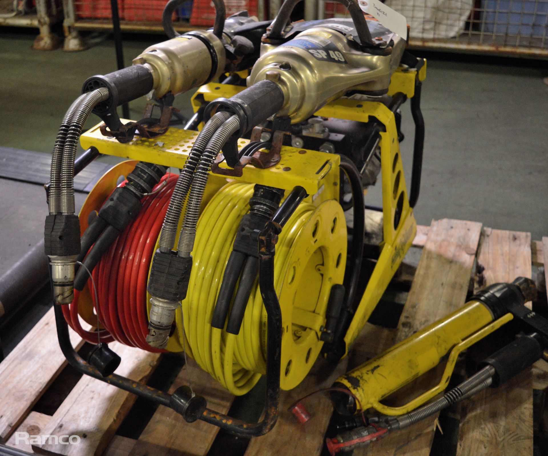 Weber Hydraulic Rescue Equipment & Accessories - Cutter, Spreader, Ram, Power pack & hoses - Image 4 of 9