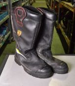 YDS Fire Retardant Boots, Size 13