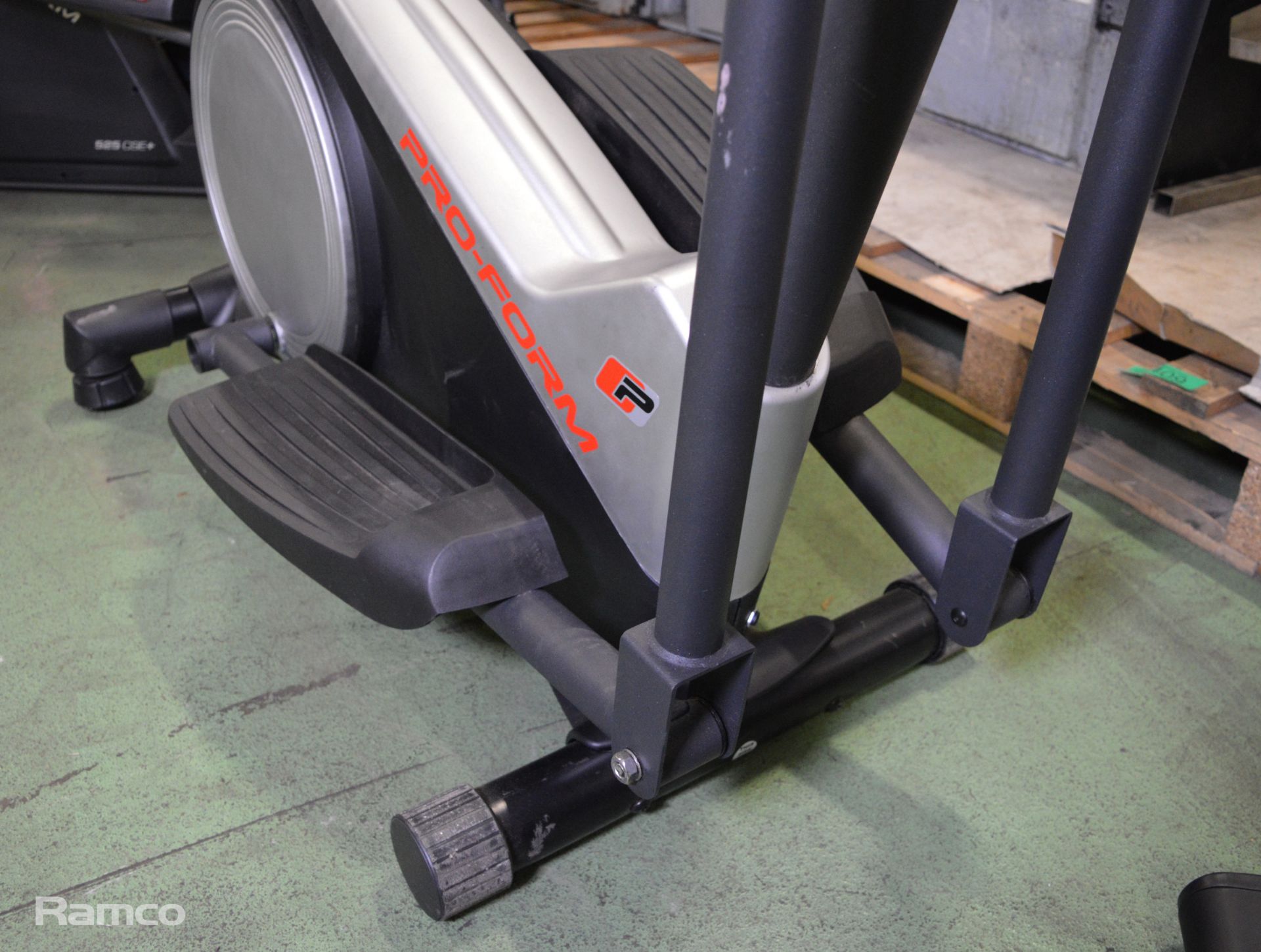 Proform 325 CSE cross trainer - Image 8 of 9