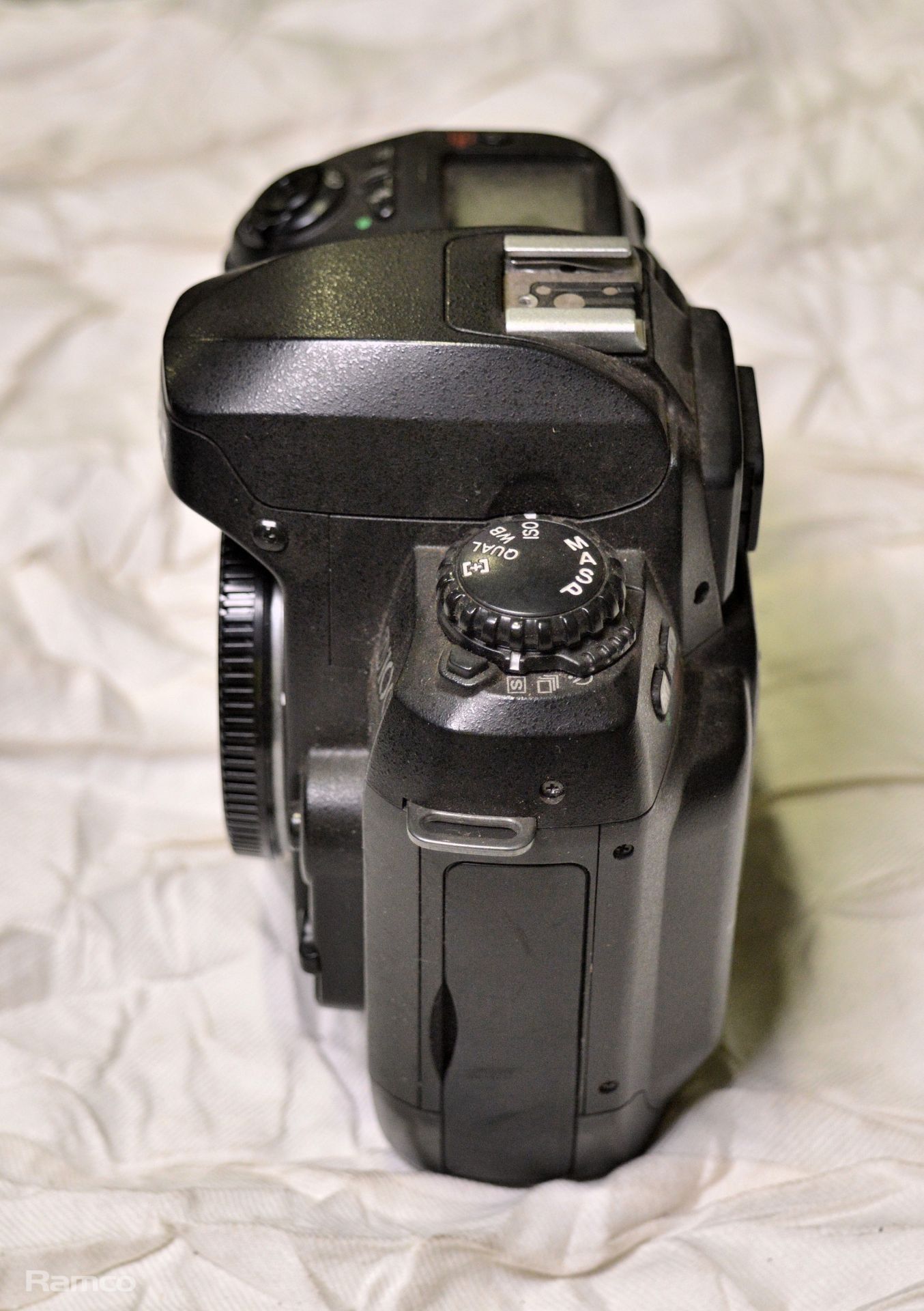 Nikon D100 SLR Digital Camera Body - Image 5 of 7
