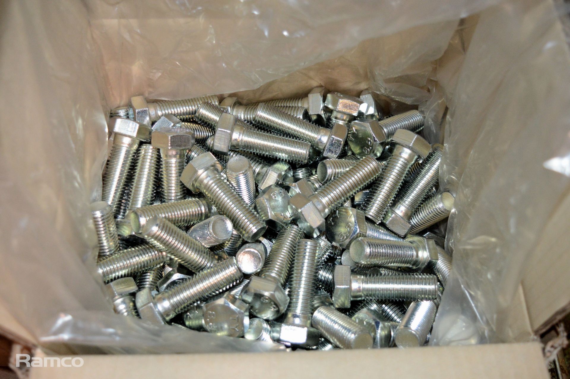 Various Size Bolts - Image 5 of 8