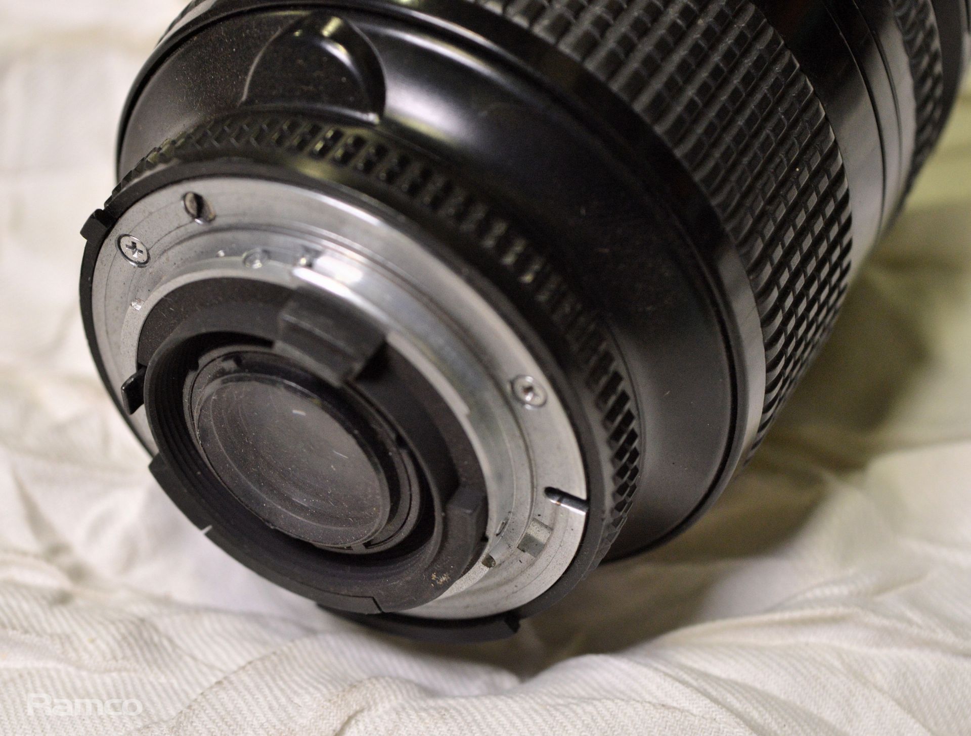 Nikon AF Nikkor 28-200mm 1:3.5-5.6 D Lens - AS SPARES OR REPAIRS - Image 5 of 6