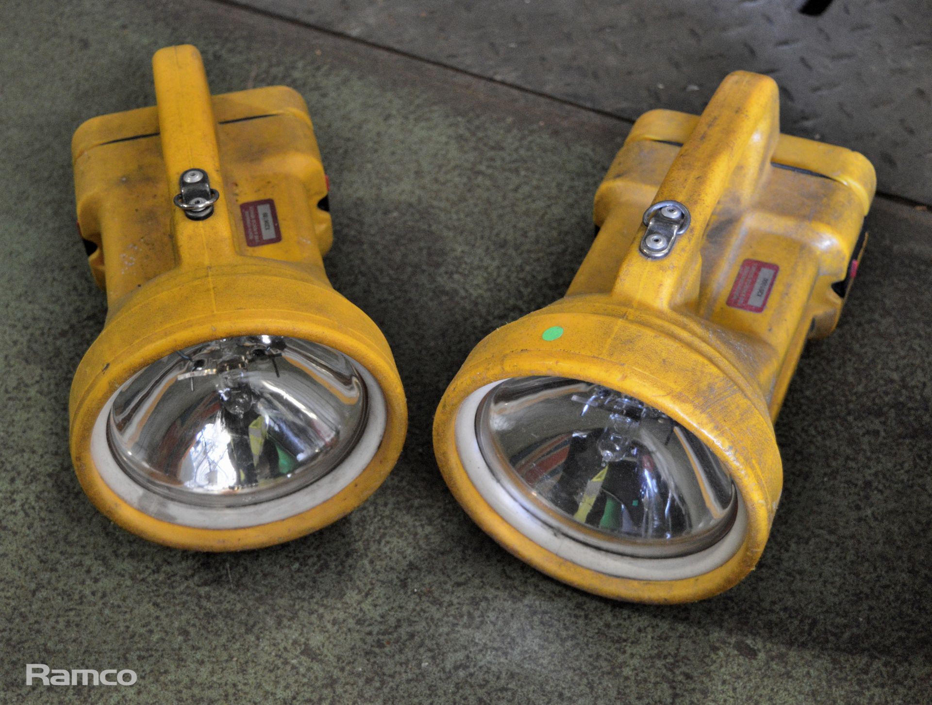 4x Emergency safety lamps x4 - Image 4 of 5