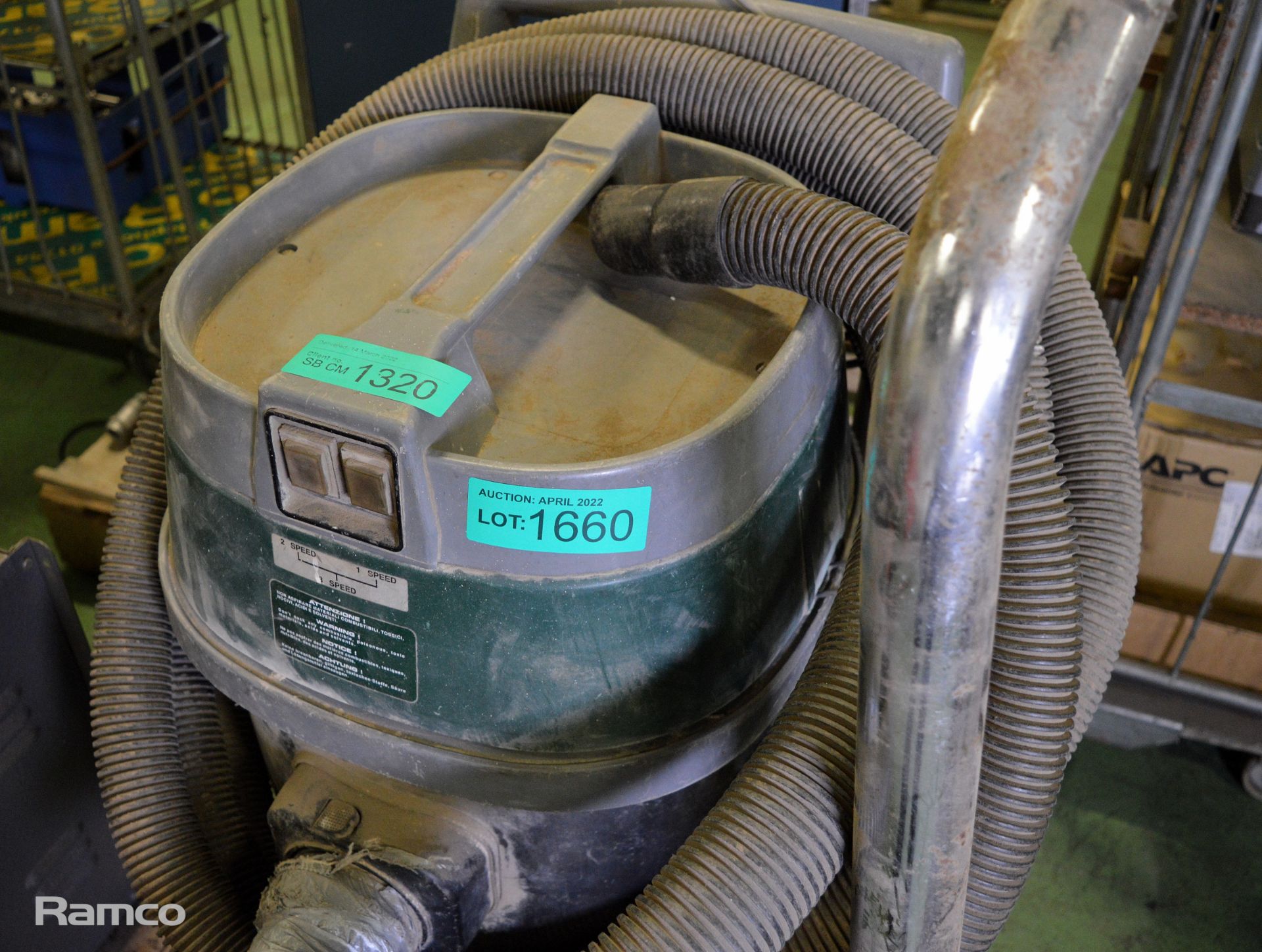 Heavy duty industrial vacuum cleaner - Image 2 of 5