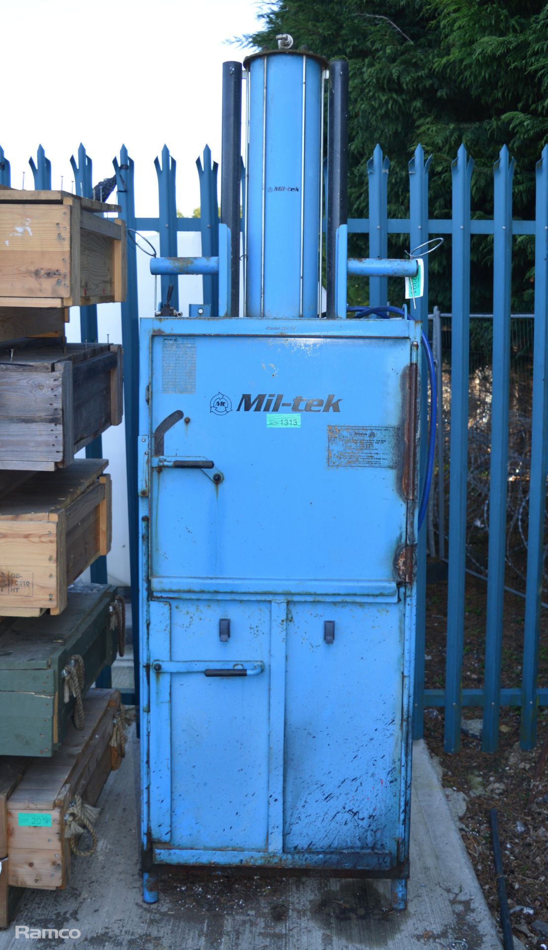 Milltek 205TS Cardboard & Plastic Baler