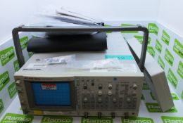 Fluke PM3082 Oscilloscope 100mhz - 3x 10:1 passive probes, 1x 1:1 passive probes, manual, cable, 2x
