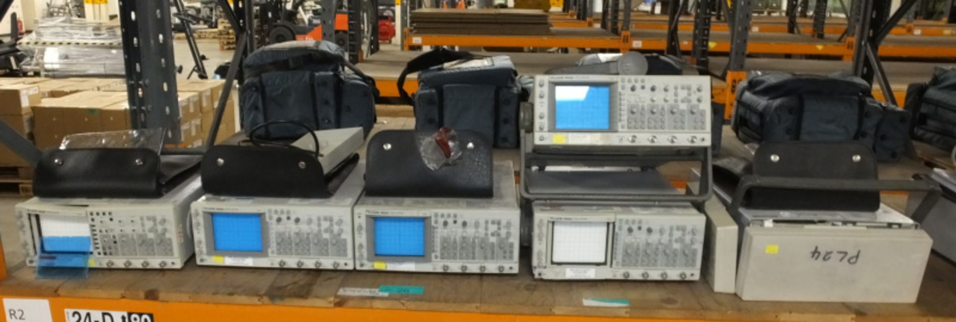 6x Fluke PM3082 Oscilloscopes - AS SPARES OR REPAIRS