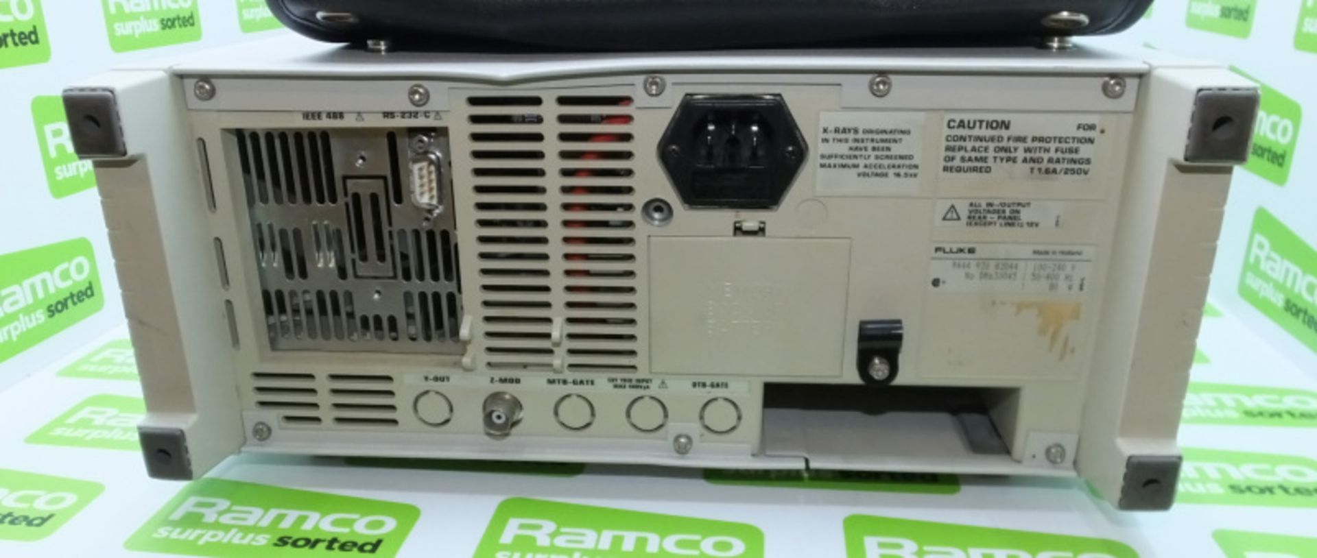 Fluke PM3082 Oscilloscope 100mhz - 3x 10:1 passive probes, 1x 1:1 passive probes, manual, cable, 2x - Image 3 of 6