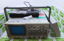 Fluke PM3082 Oscilloscope 100mhz - 2x 10:1 passive probes, 1x 1:1 passive probes, manual, cable, 1x