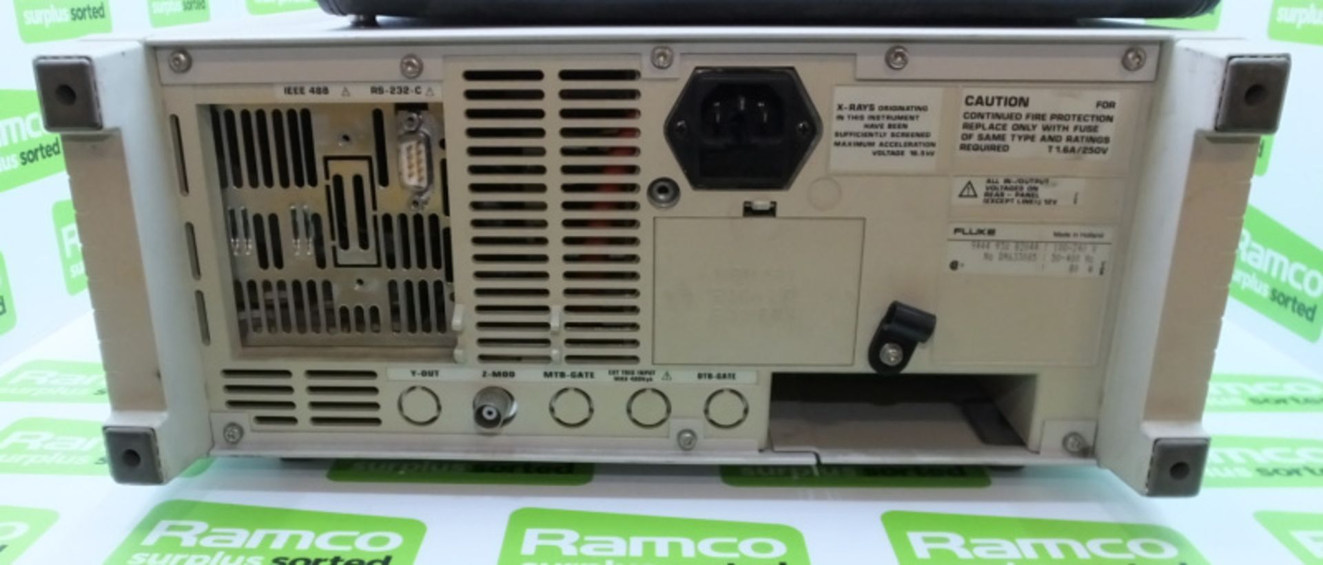 Fluke PM3082 Oscilloscope 100mhz - 2x 10:1 passive probes, 2x 1:1 passive probes, manual, cable, 2x - Image 3 of 5