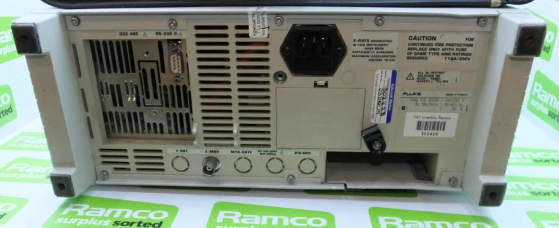 Fluke PM3082 Oscilloscope 100mhz - 2x 10:1 passive probes, 2x 1:1 passive probes, manual, cable, 2x - Image 3 of 5