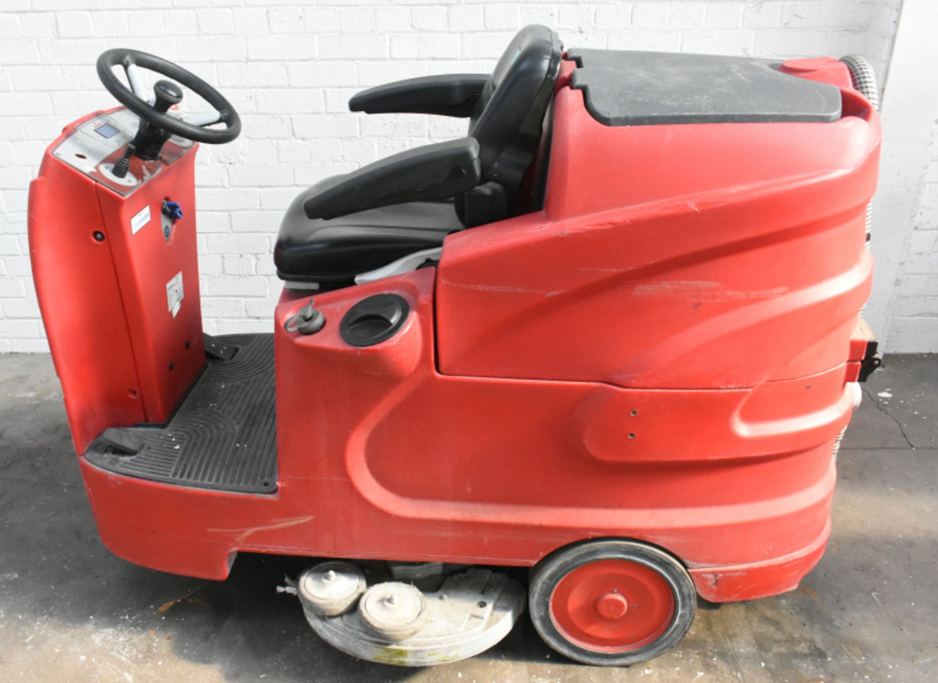 Comac Optima 100B Floor Scrubber Dryer, Does Not Power Up, See Pictures For Damage - Image 15 of 15