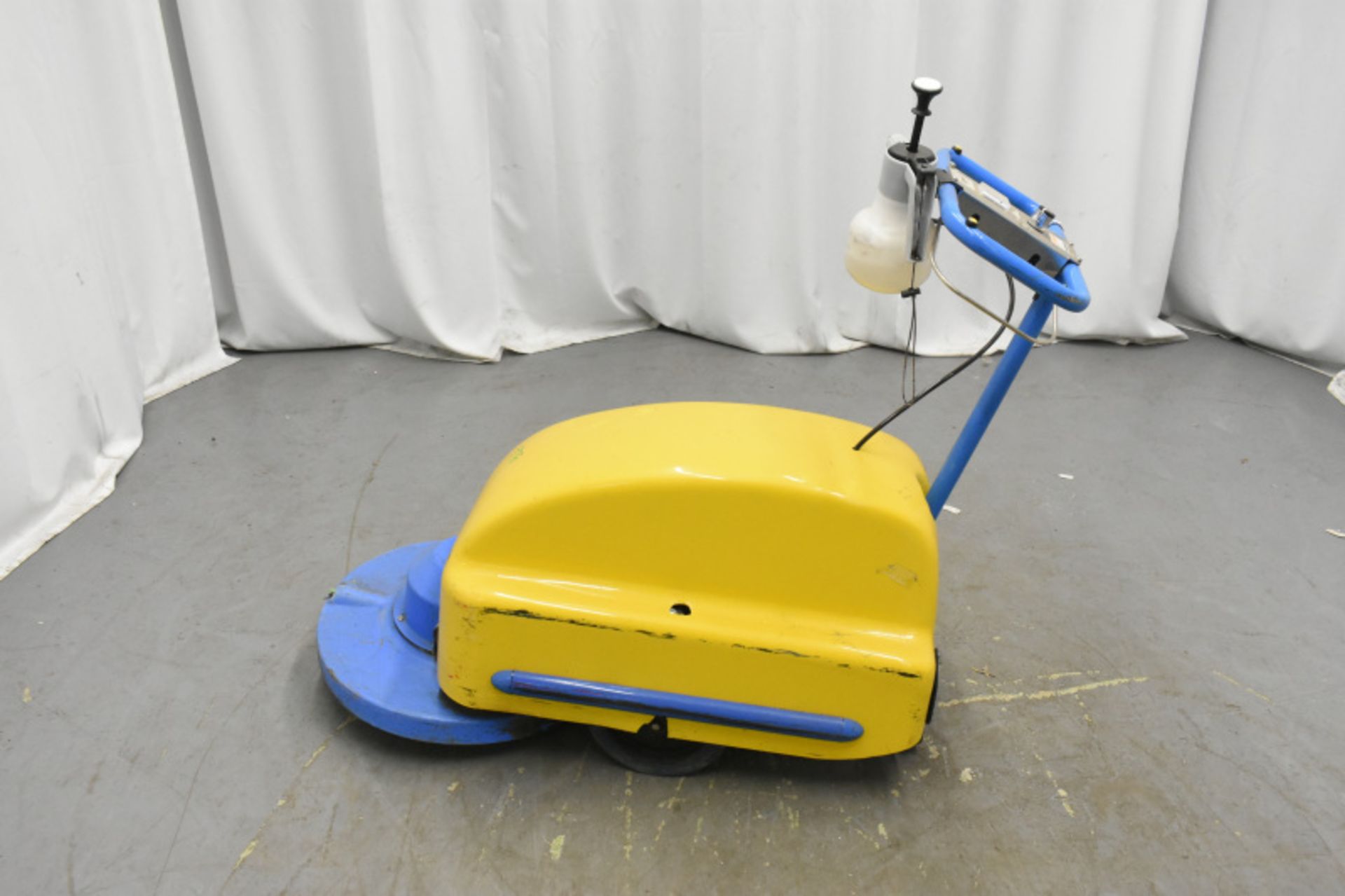 Tennant Challenger Nippy 500 Walk-Behind Floor Cleaner - Image 4 of 5