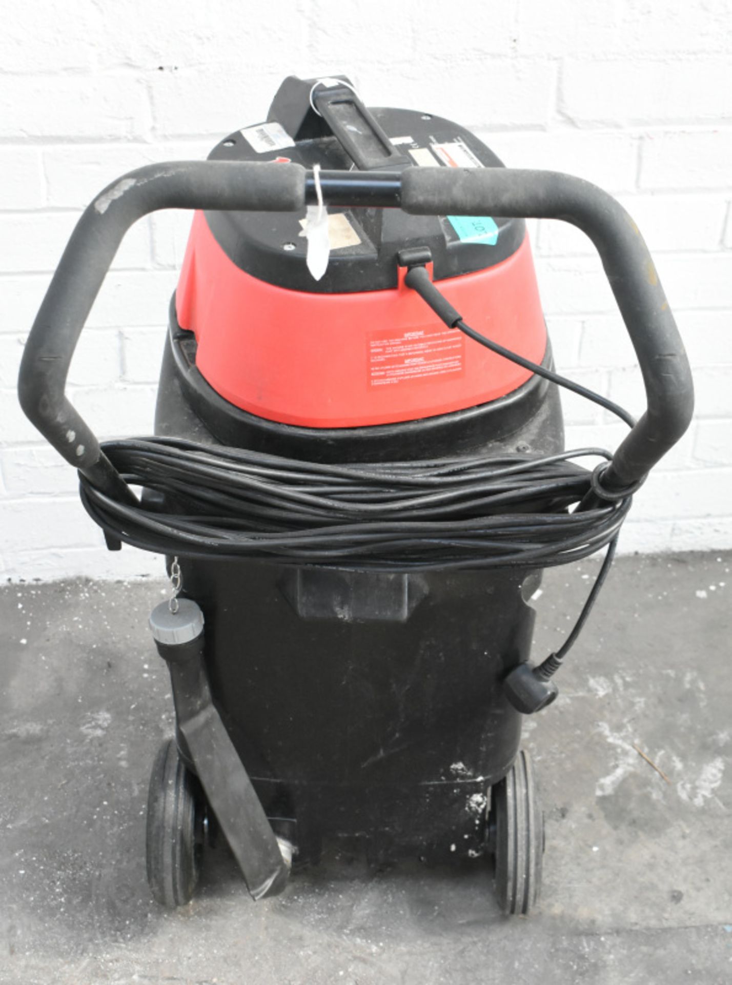 Victor WV35 Commercial Vaccum Cleaner - Image 3 of 3