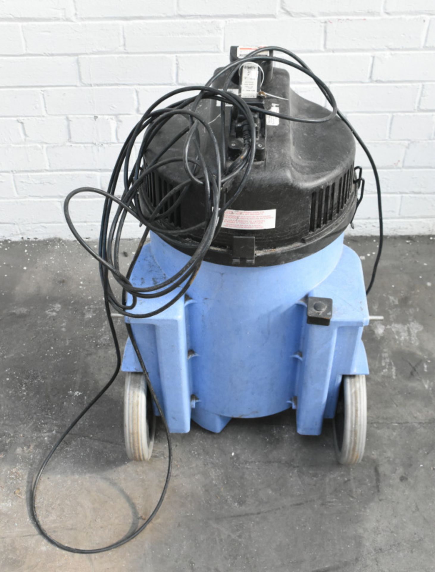 Numatic WV 900-2 Commercial Vaccum Cleaner - Image 3 of 3