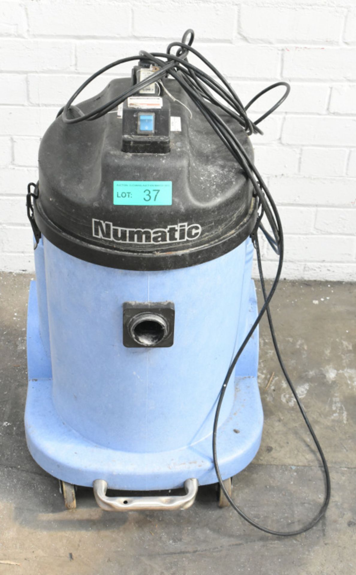 Numatic WV 900-2 Commercial Vaccum Cleaner