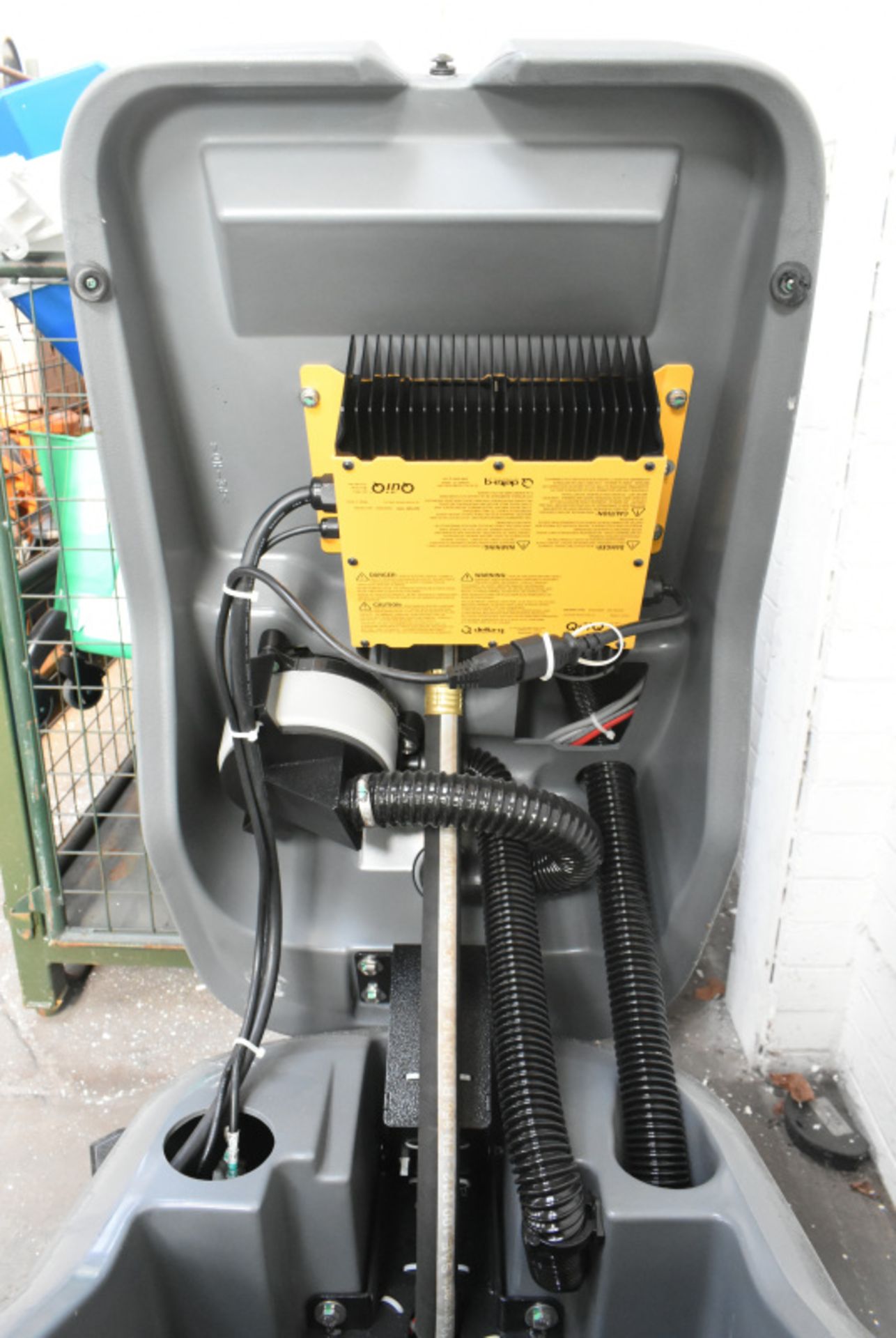 Karcher Professional BDP 50/2000 RS Floor Scrubber Dryer, No Batteries, Only 99 Hours - Image 5 of 9