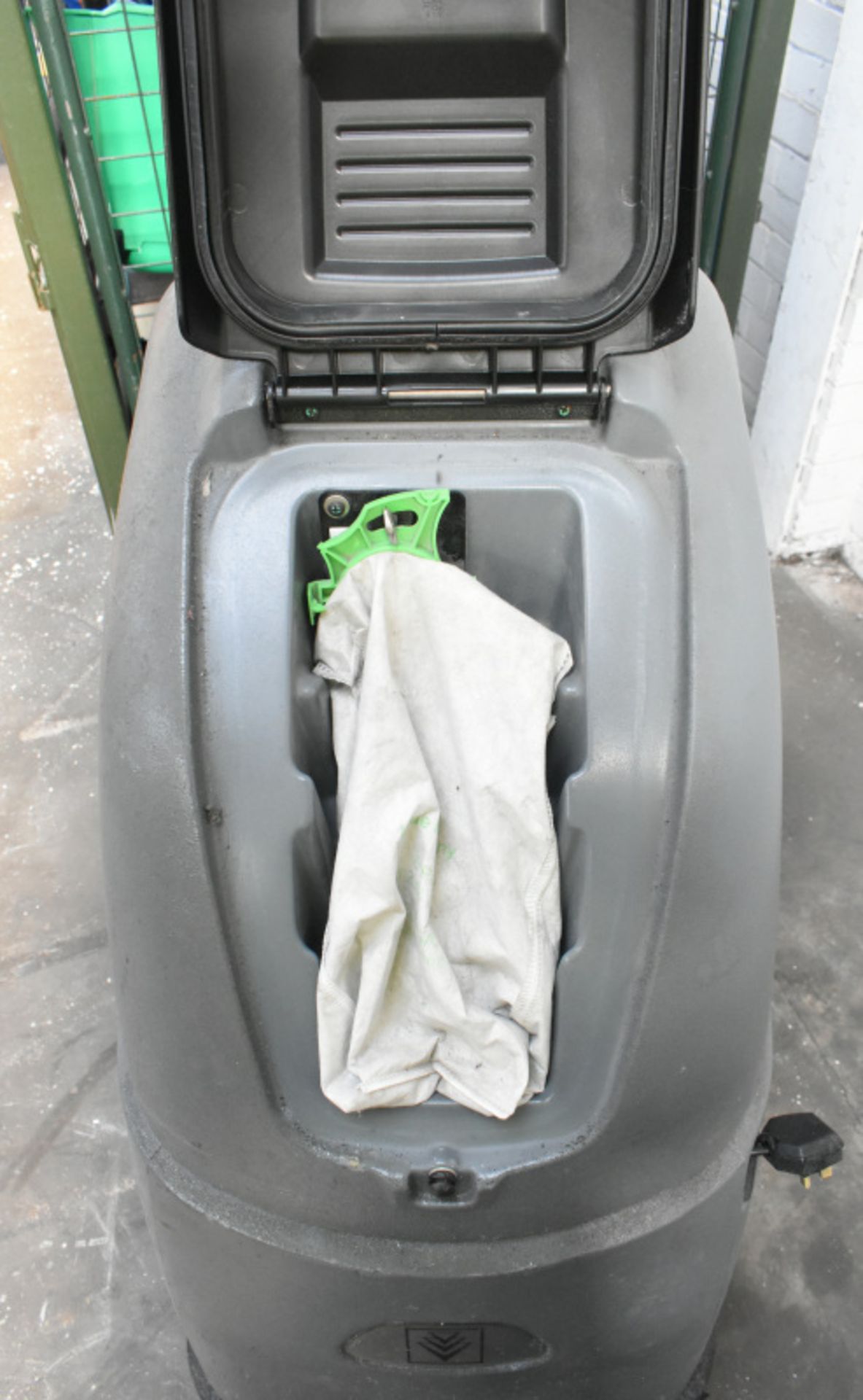 Karcher Professional BDP 50/2000 RS Floor Scrubber Dryer, No Batteries, Only 99 Hours - Image 8 of 9