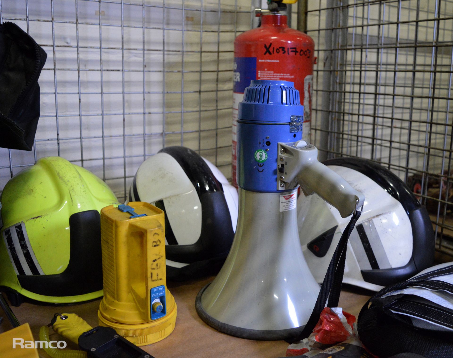 Safety equipment - stretcher, helmet, megaphone - Image 4 of 8