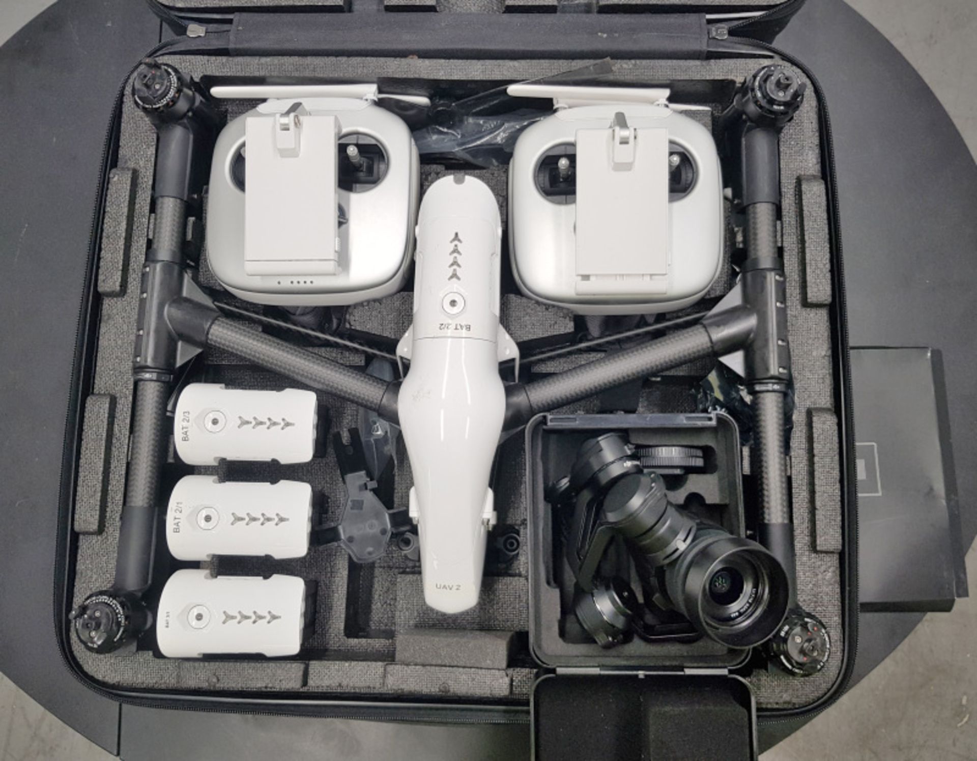 DJI Inspire 1 Pro Drone Set in case - 2 controllers, DJI ZENMUSE x5 1:1./15 ASPH lens - Image 2 of 11