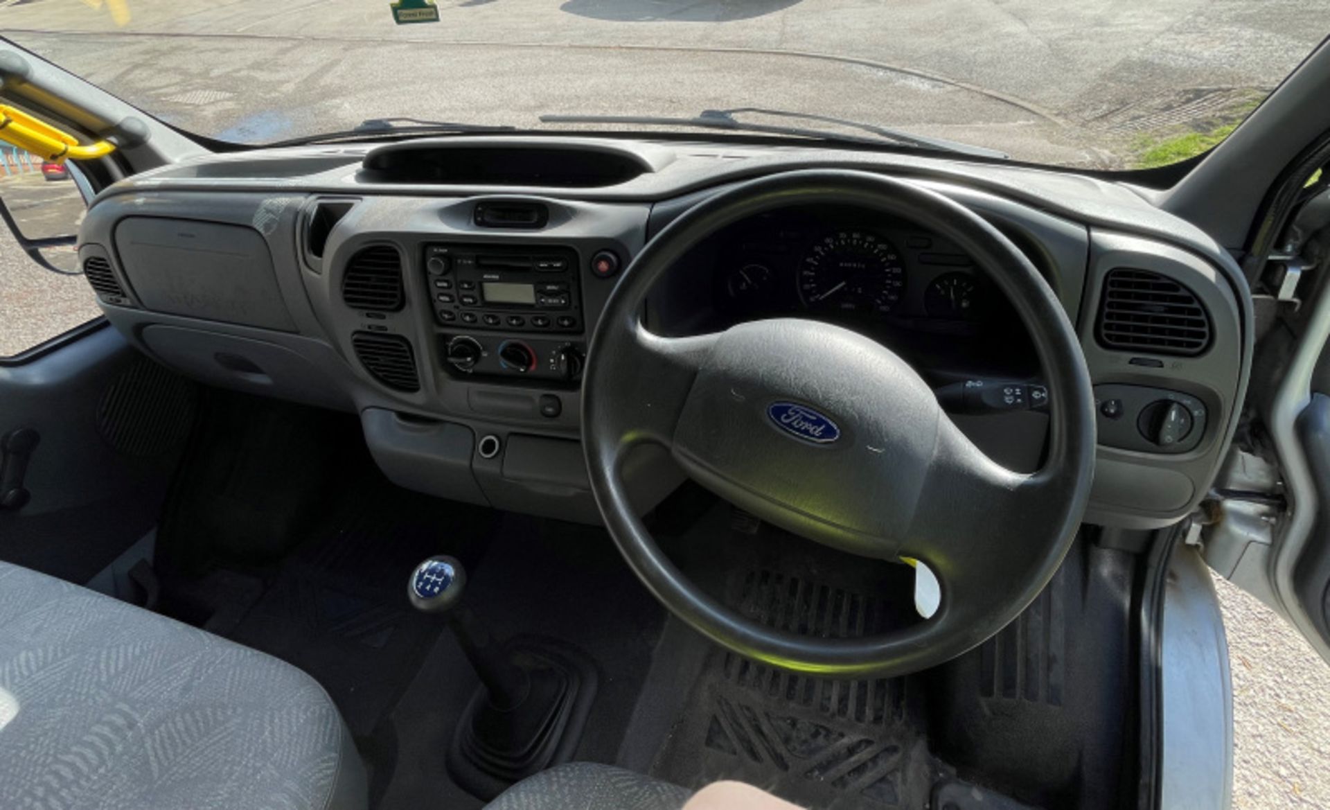 Ford Transit Van - Silver - 2003 - Diesel - 2.4L engine - 2 axle rigid body - 46973 miles - Image 9 of 26