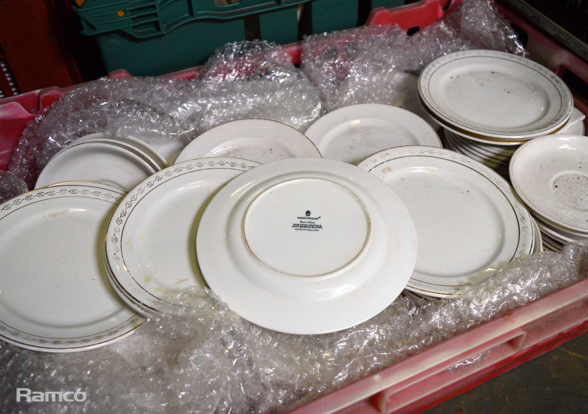 Approx 150 Assorted crockery including cup / saucer / plate / gravy boat - Image 5 of 5