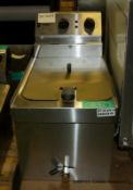 Parry NPSF6 single countertop electric fryer 300 x 600 x 460