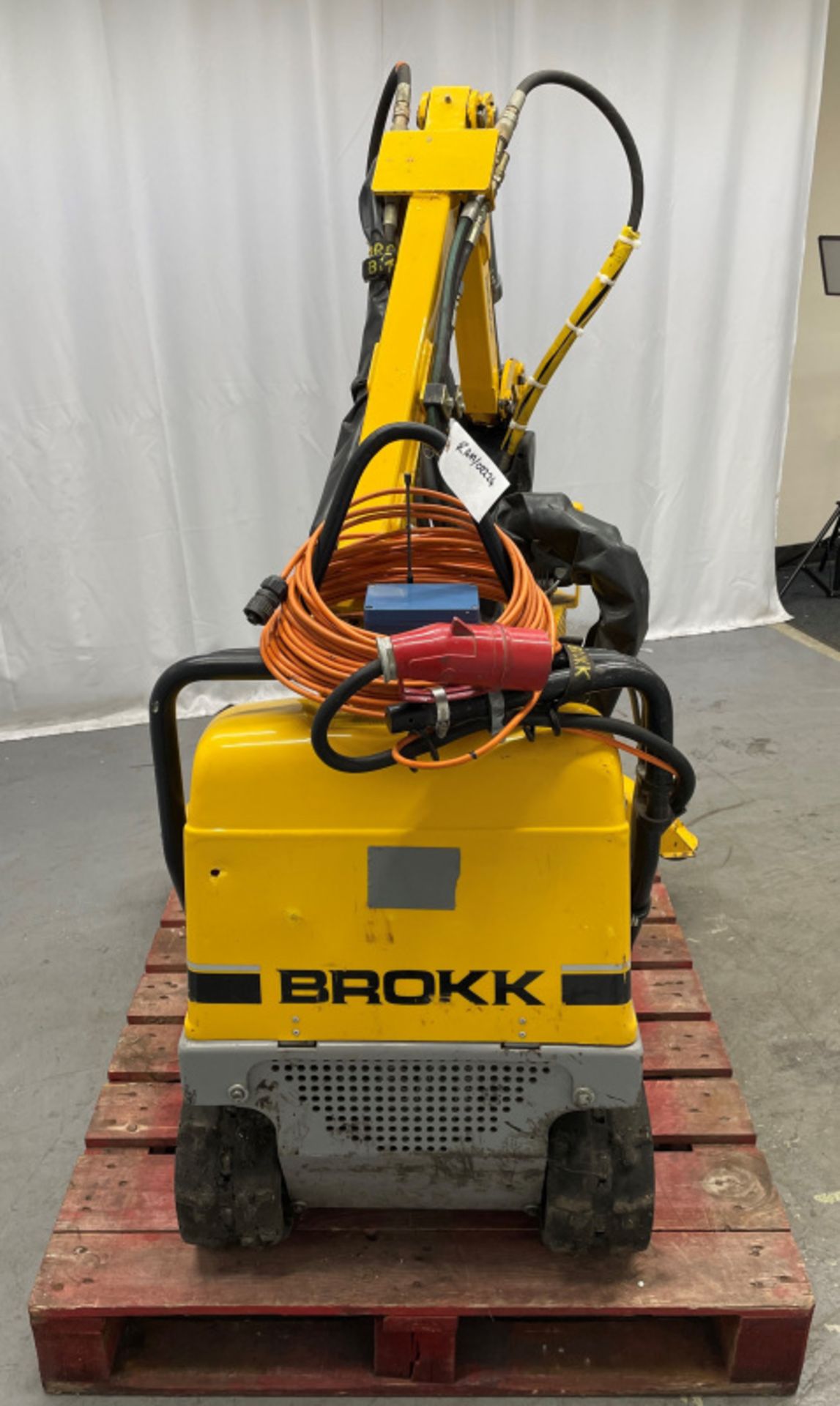 Brokk B40 Daemo Hydraulic breaker, various tooling & spare parts Please see pictures for attachments - Image 3 of 37