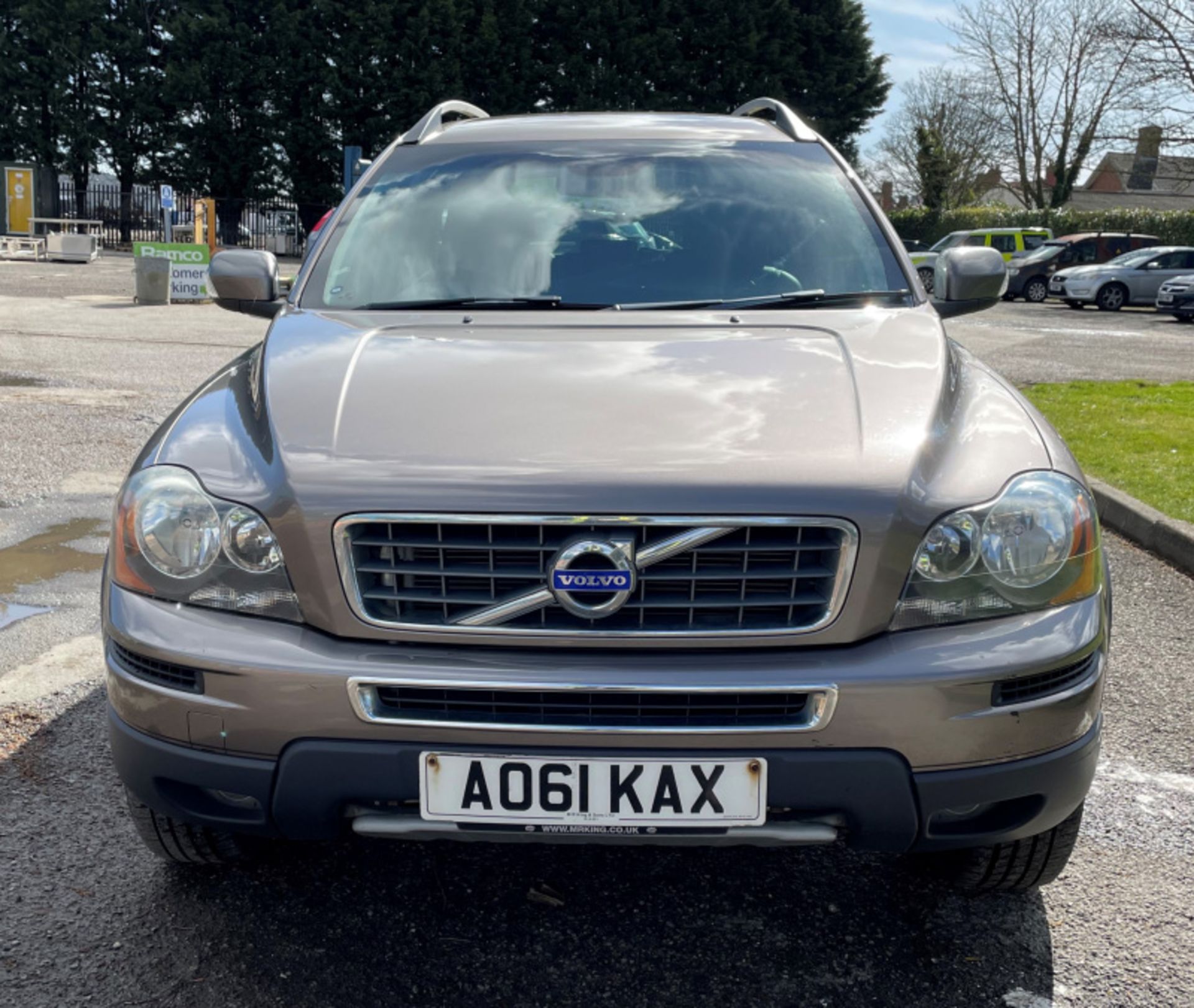 Volvo XC90 SE AWD D5 AUTO - Automatic - Diesel - 2.4L engine - 2011 model - 104,000 miles - 2 axle - Image 2 of 31