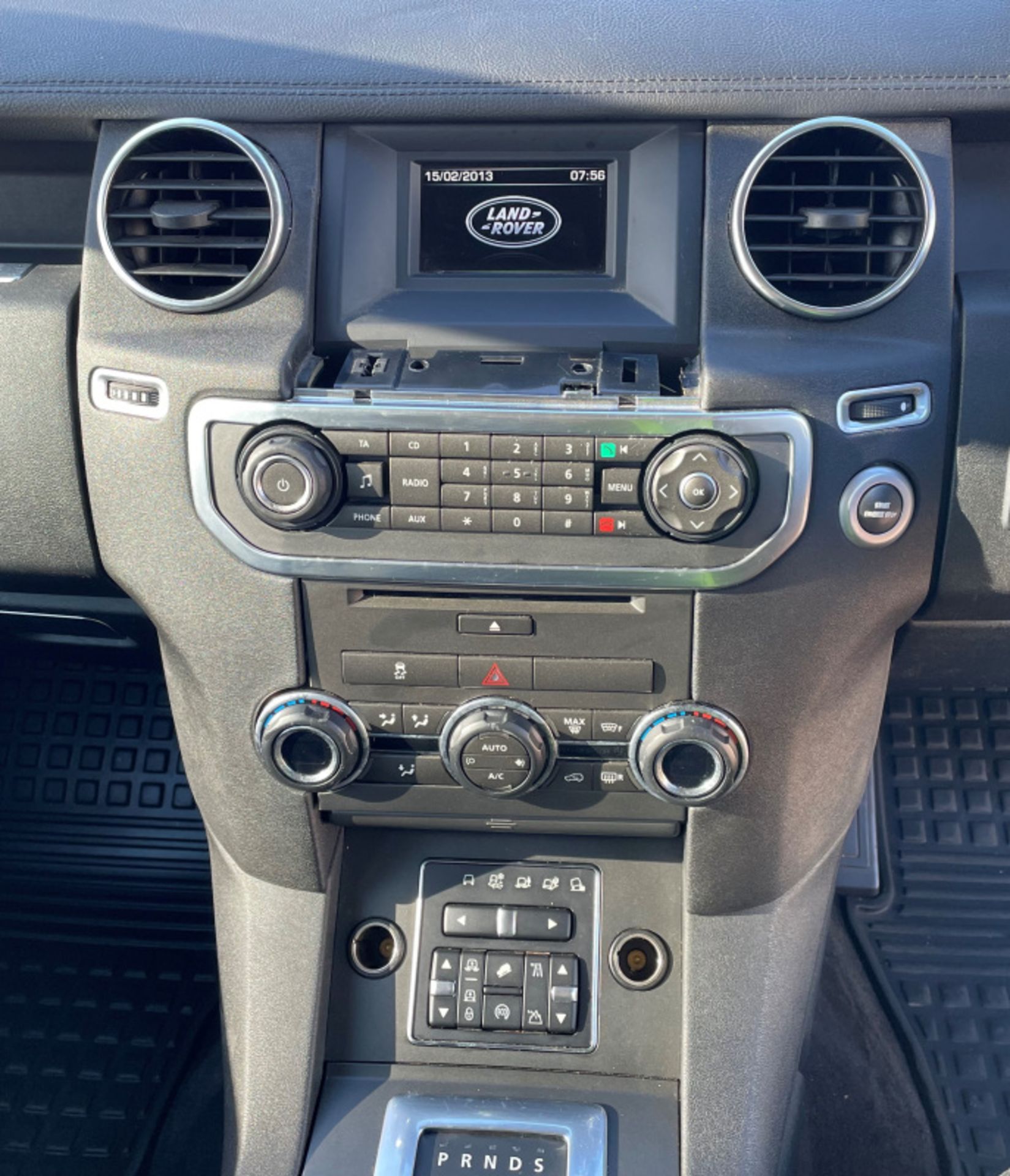 Land Rover Discovery LJ15 LSX - 2015 Model - Diesel - 2993cc Engine - Automatic Gearbox - Image 12 of 36