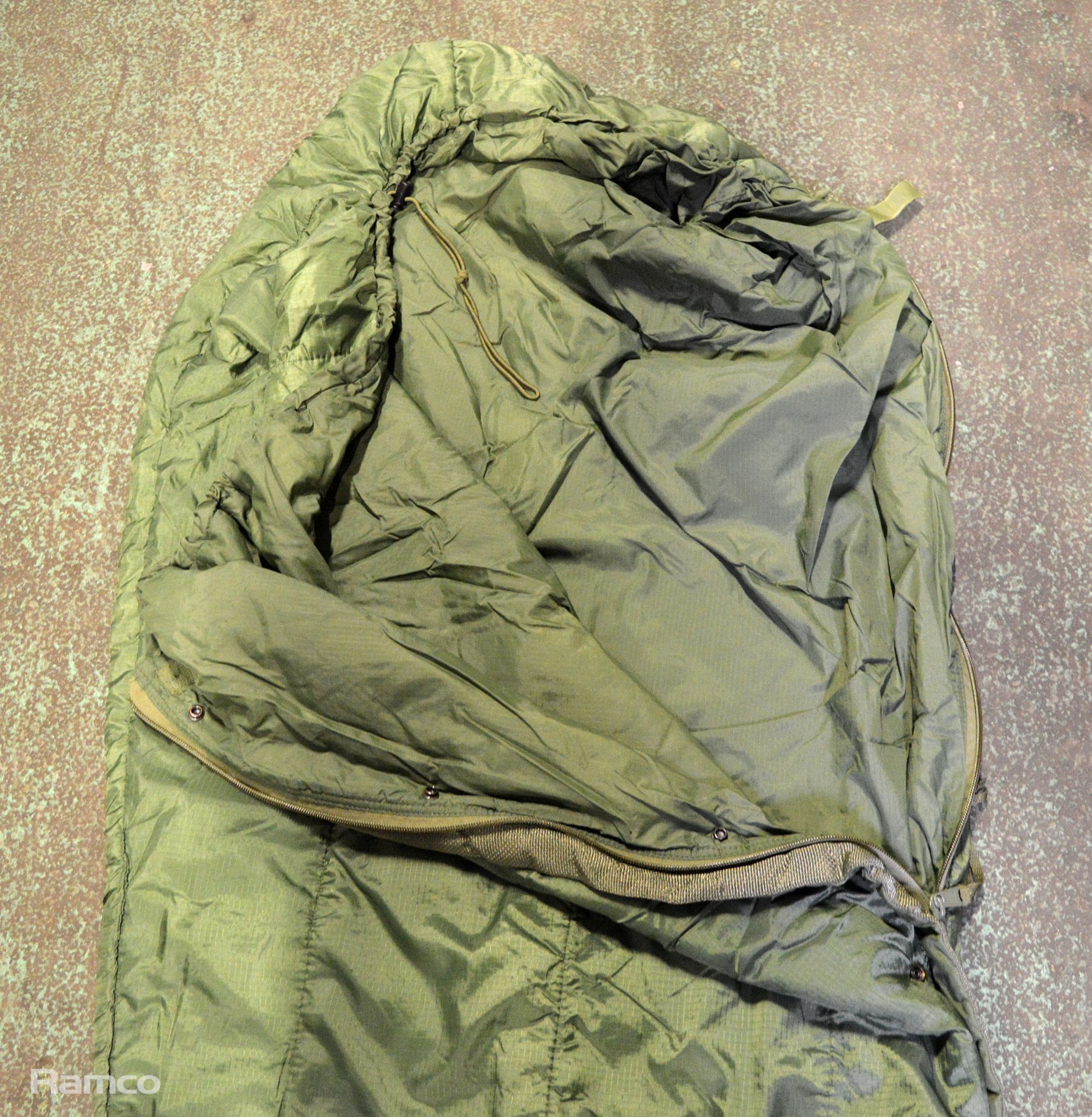 5x Sleeping bags, backpack straps approx 260 - Image 3 of 5