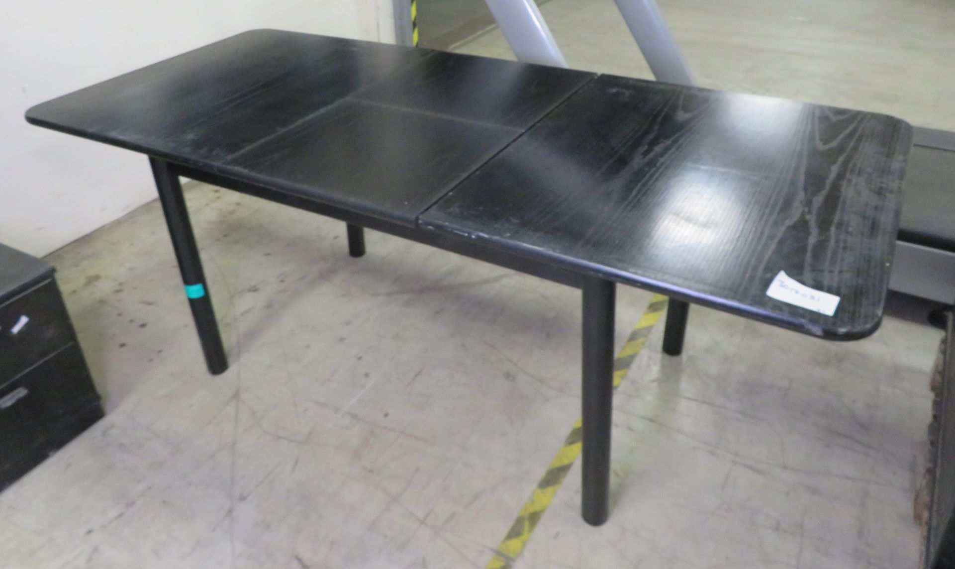 Extending / folding table L 150 (200) x W 86 x H 86cm