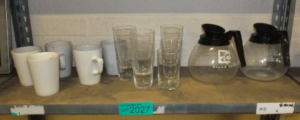 Cups, glasses, coffee pots