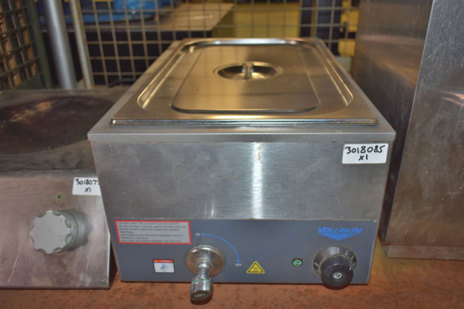 Calomax Cascade hot water dispenser 220/240v L 24x W 39x H 54cm, Vollrath 72958 bain marie with drai - Image 3 of 6