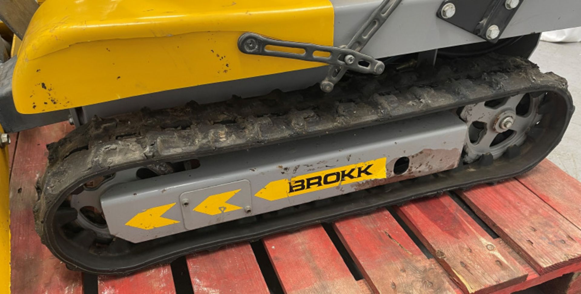 Brokk B40 Daemo Hydraulic breaker, various tooling & spare parts Please see pictures for attachments - Image 13 of 37