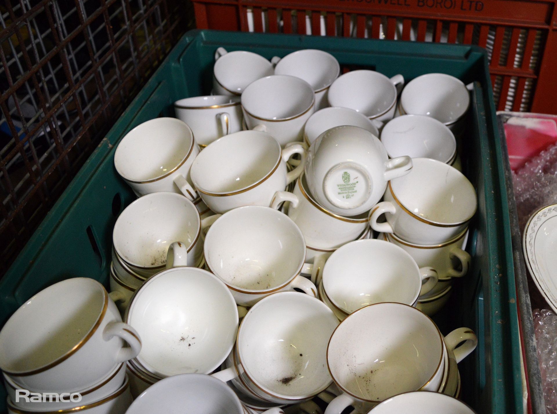 Approx 150 Assorted crockery including cup / saucer / plate / gravy boat - Image 4 of 5