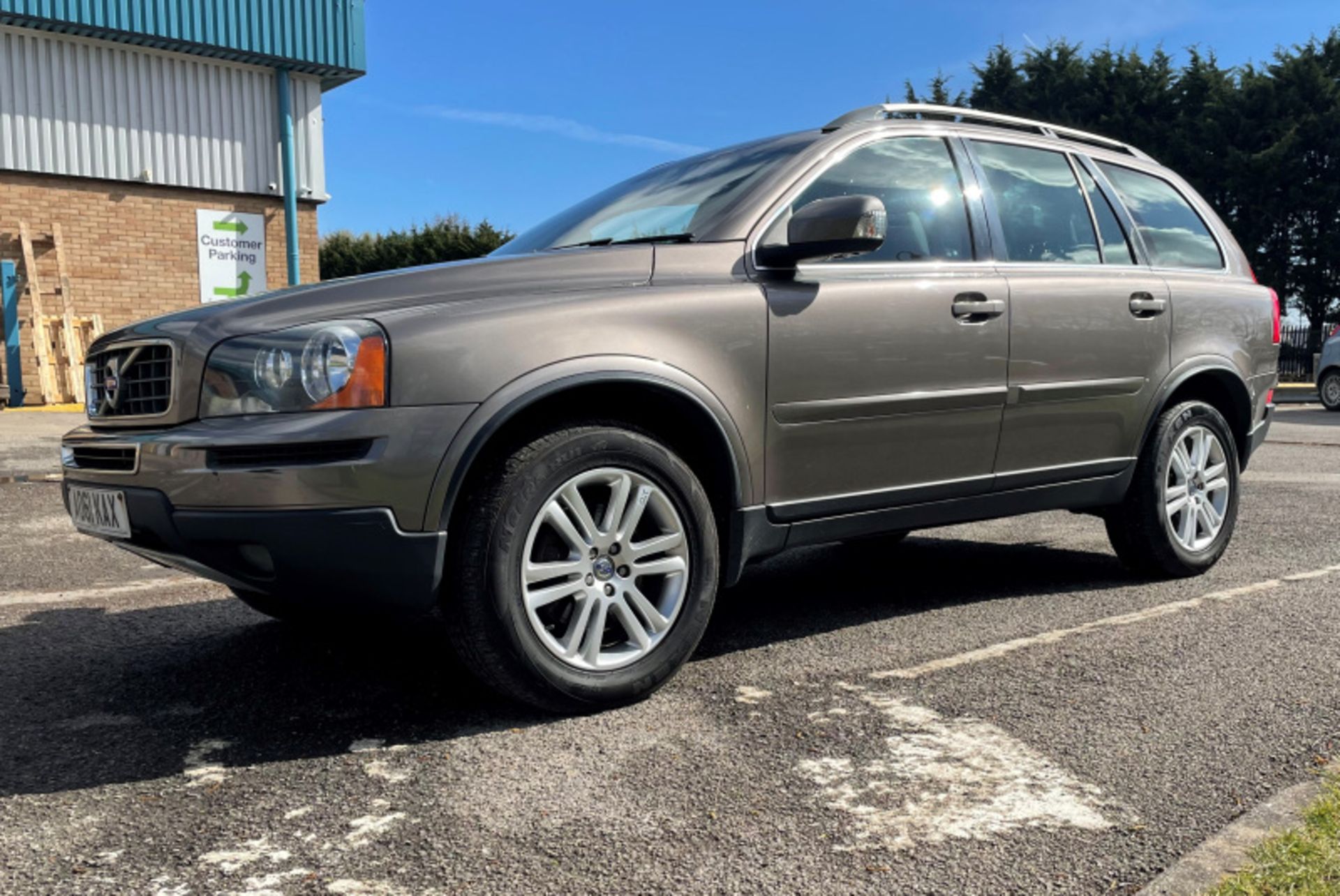 Volvo XC90 SE AWD D5 AUTO - Automatic - Diesel - 2.4L engine - 2011 model - 104,000 miles - 2 axle - Image 5 of 31