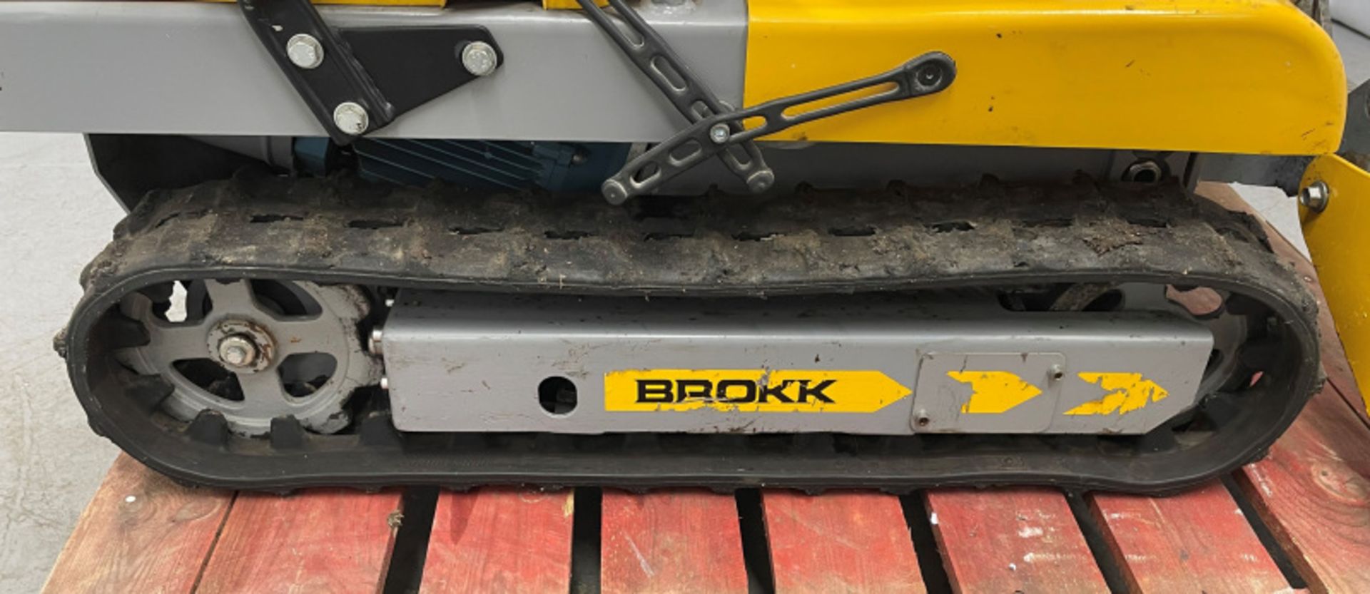 Brokk B40 Daemo Hydraulic breaker, various tooling & spare parts Please see pictures for attachments - Image 12 of 37