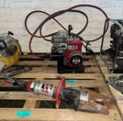 Zumro Jaws of life - Briggs & Stratton engine, cutting tool damaged (AS SPARES OR REPAIRS)