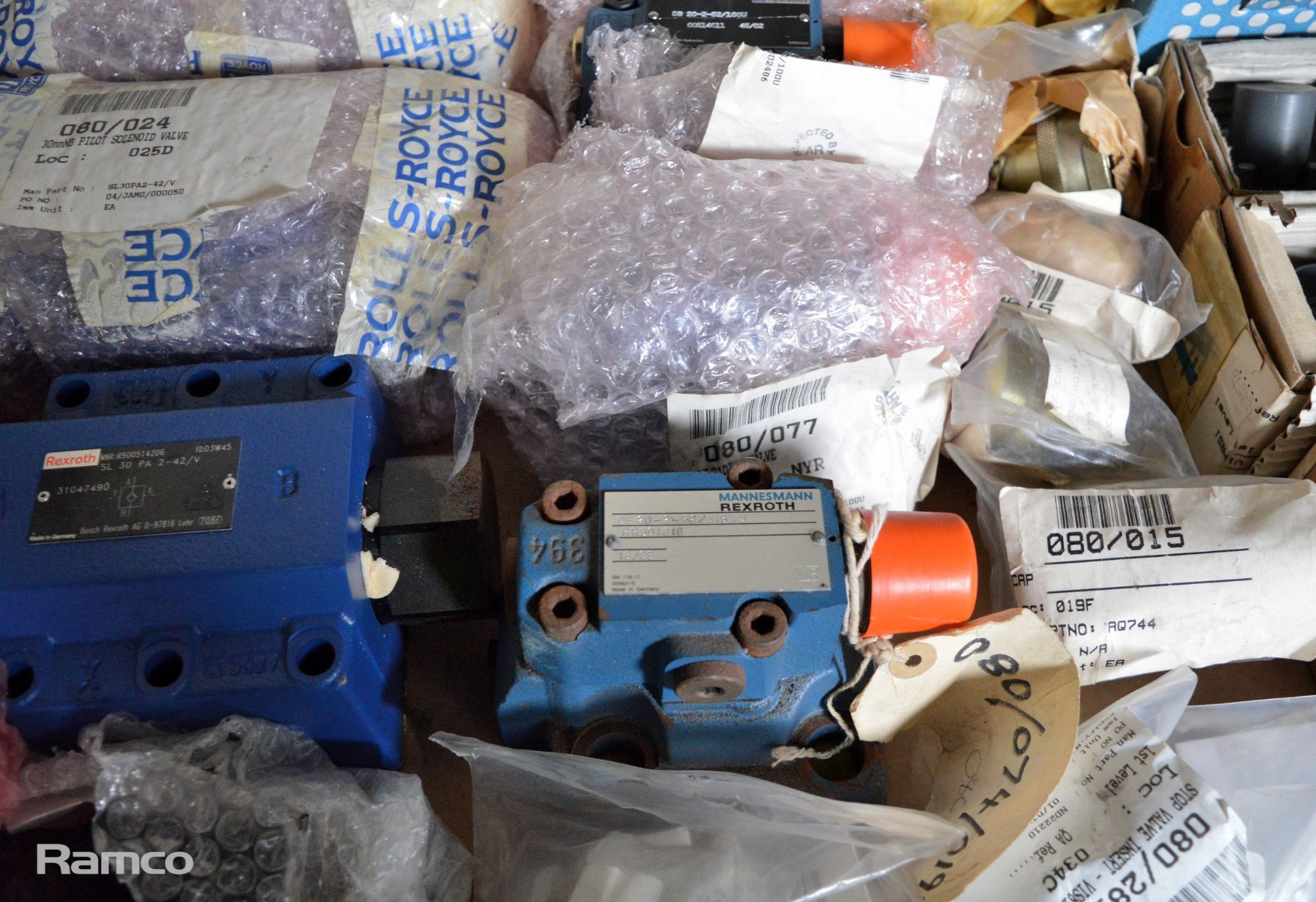 Various mechanical spares, valves, seals, pumps - Image 6 of 8