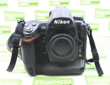 Nikon D3 digital camera body