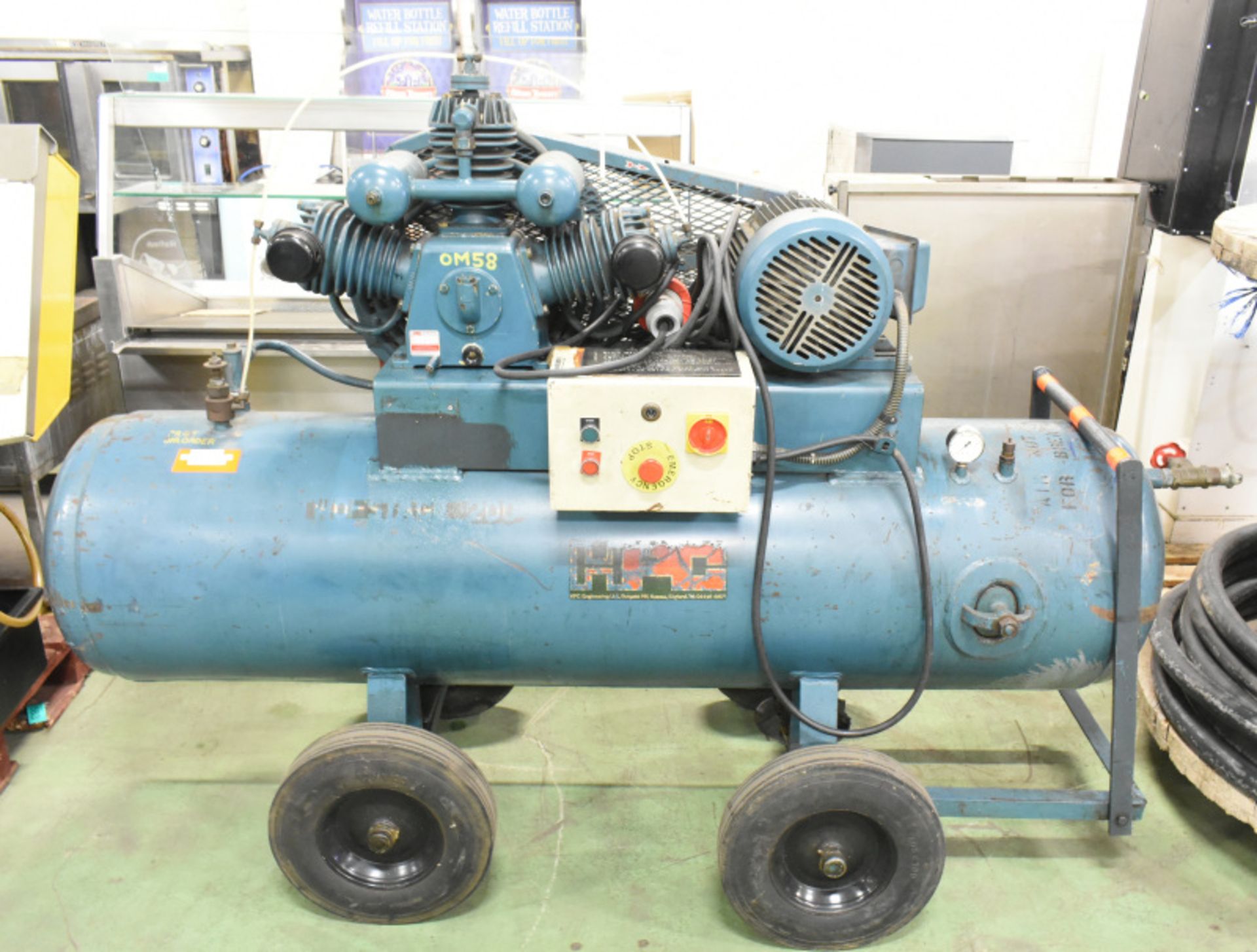 HPC MOB TSH32G air compressor L 220 x W 74 x H 152 cm