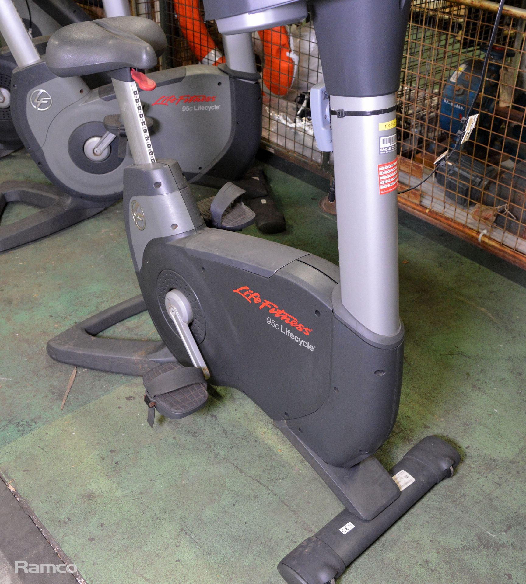 Life Fitness 95c lifecycle upright bike - Image 3 of 7