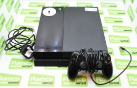 Playstation 4 games console with 1 controller
