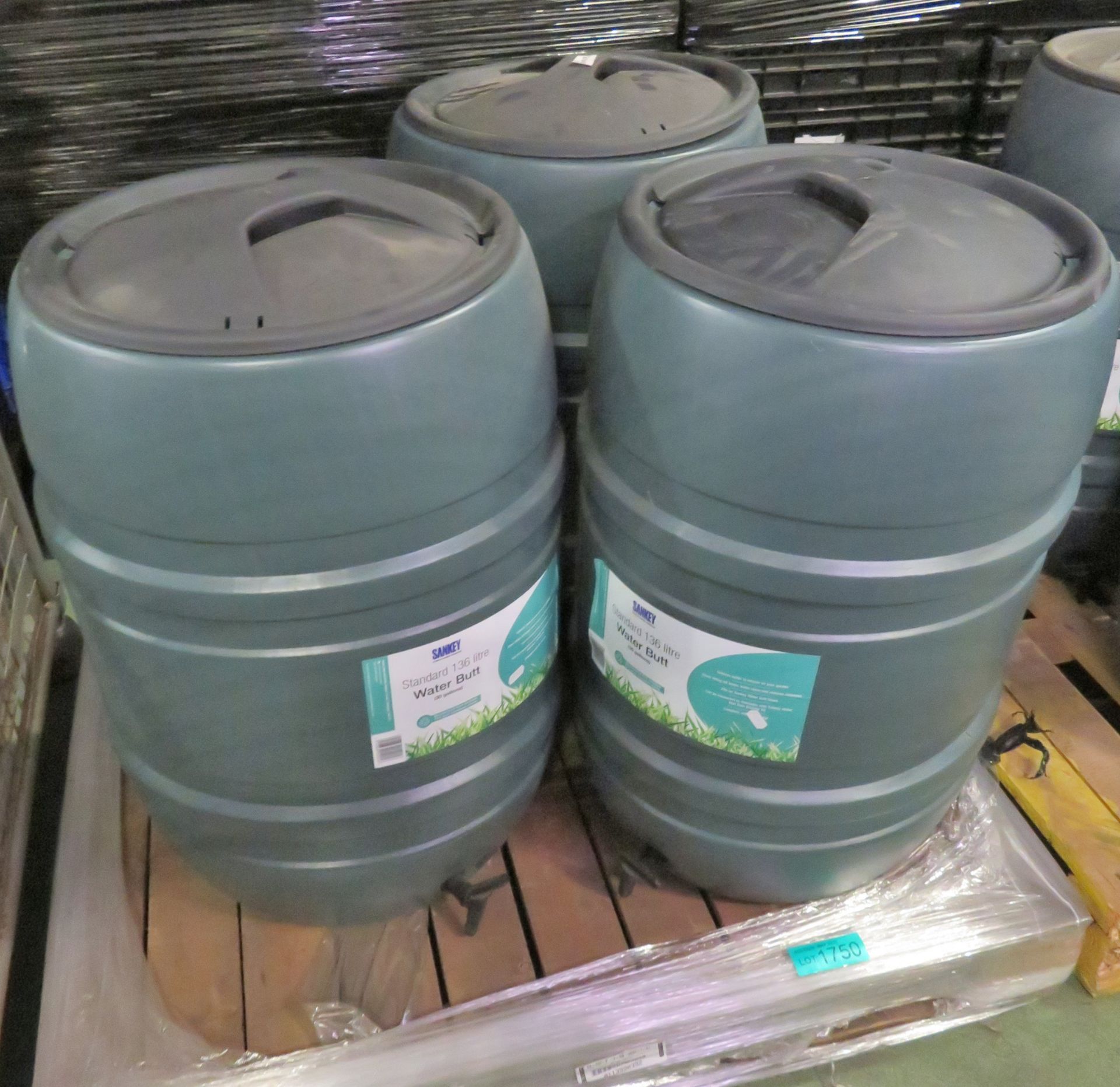 3x Green Plastic 136 Litre Water Butts - Image 2 of 2