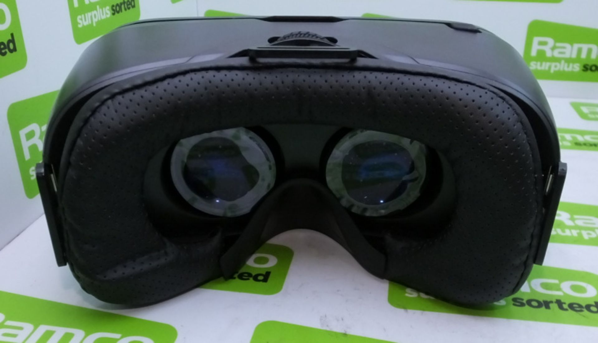 Destek V4 virtual reality headset - Image 4 of 4