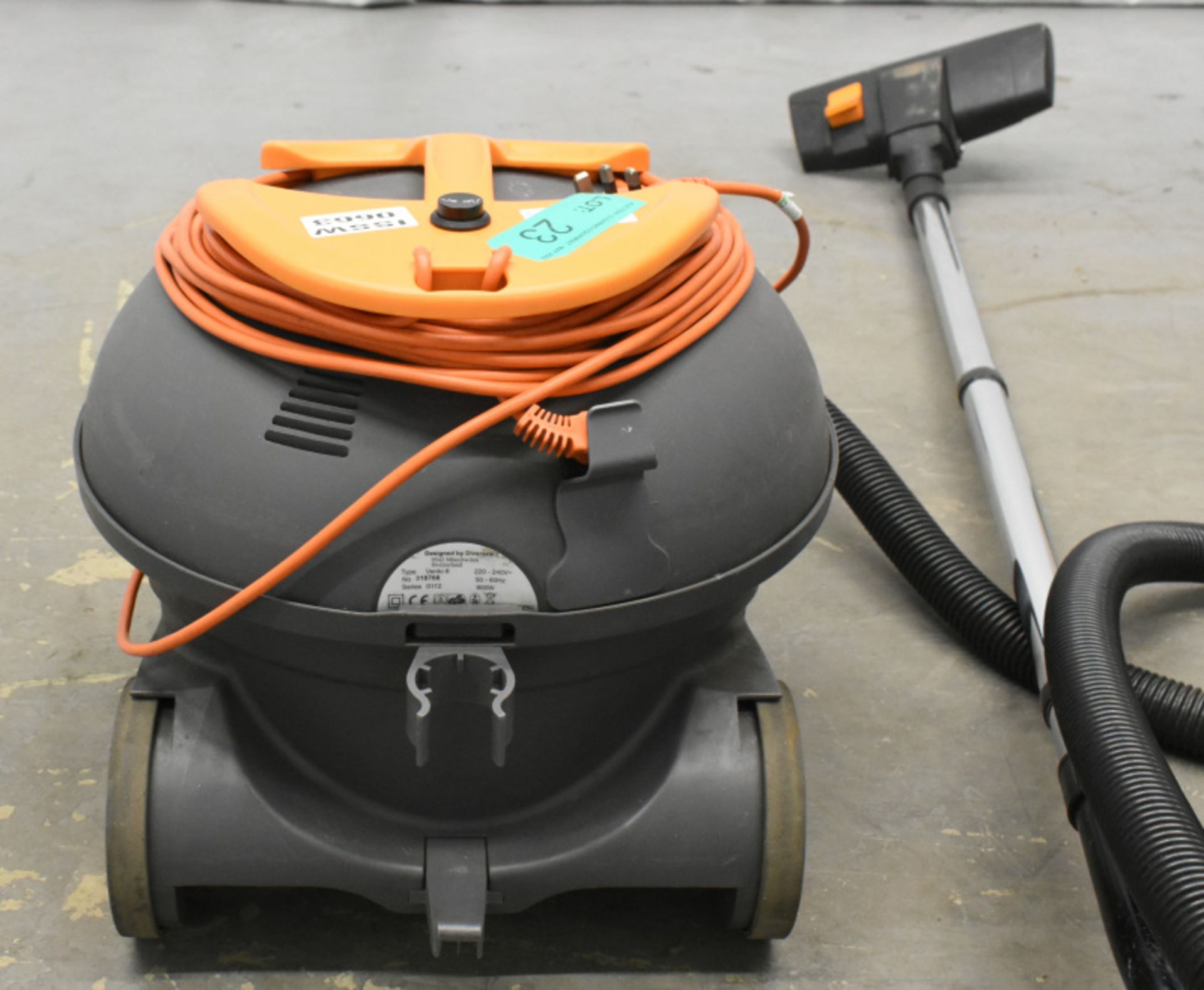 Taski Vento 8 Vacuum Cleaner - Image 3 of 4