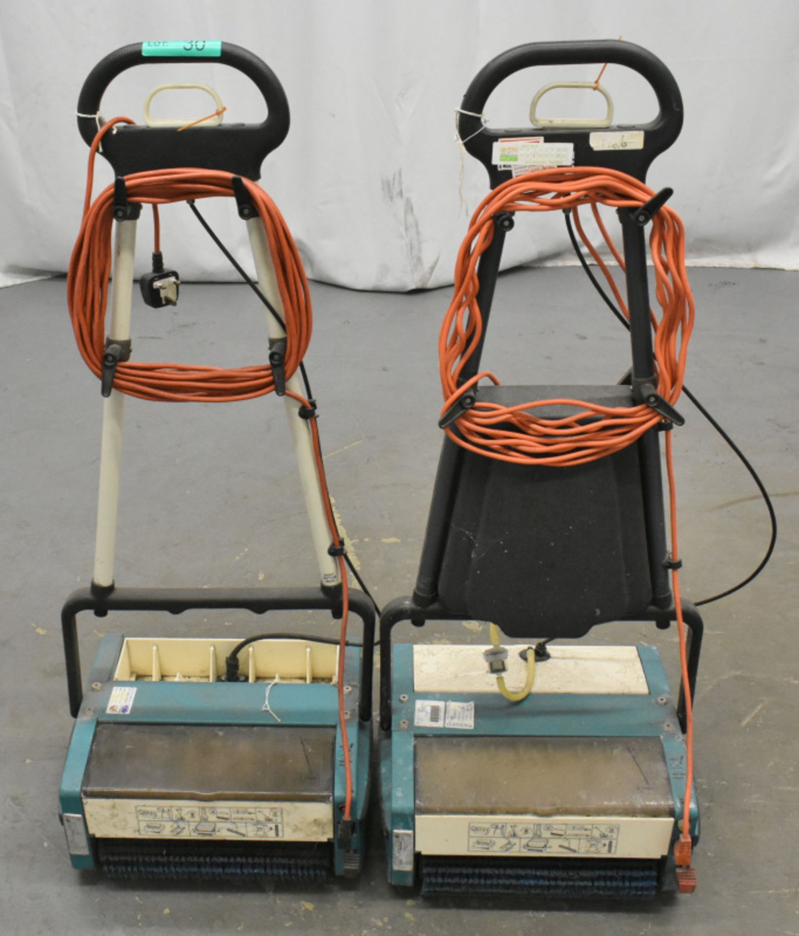 1 x Truvox Multiwash Floor Scrubber Dryer, Model- MW340/Pump, 1 x Truvox Multiwash Floor Scrubber Dr - Image 3 of 6