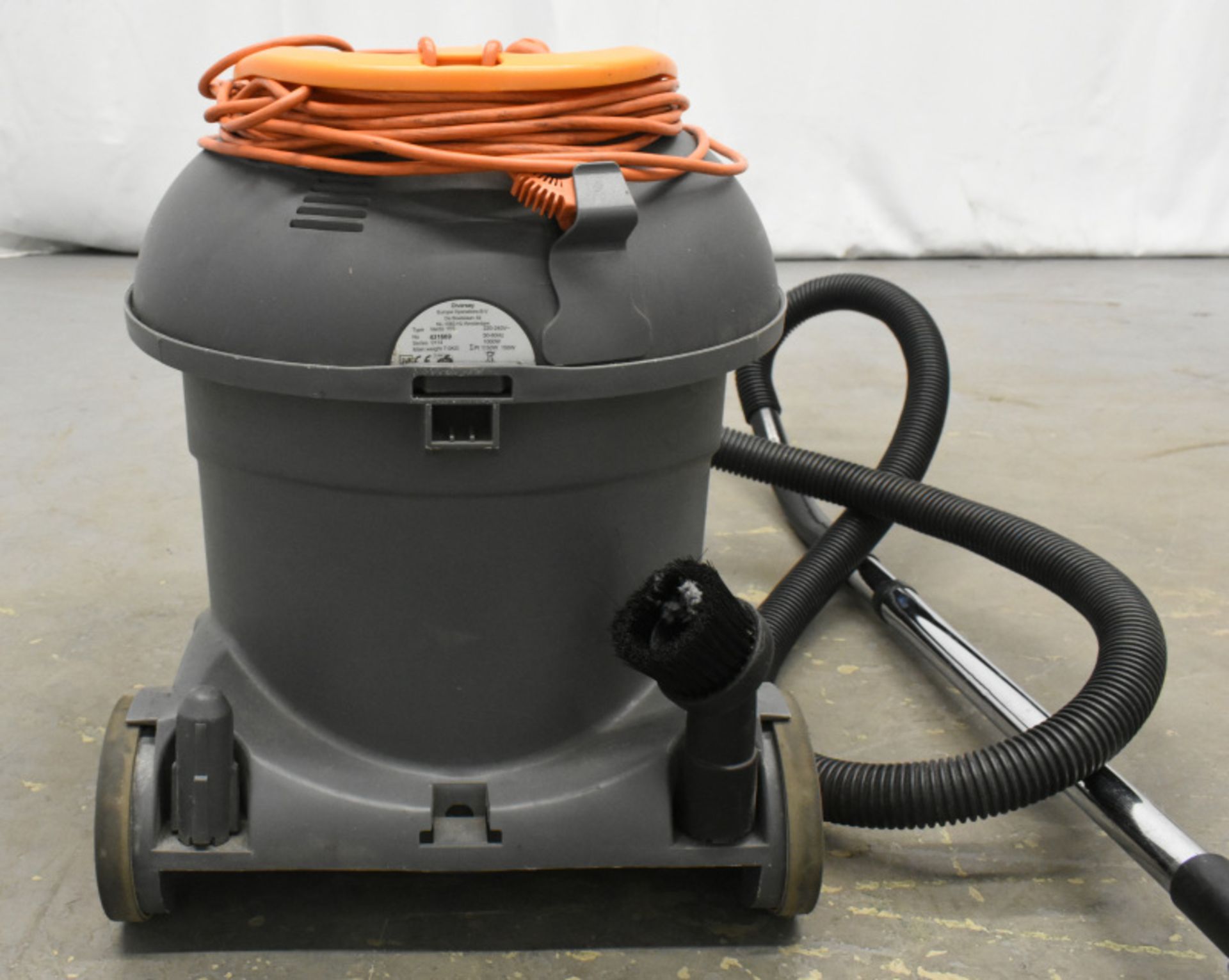 Taski Vento 15S Vacuum Cleaner - Image 3 of 4