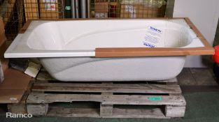 White fibreglass bath L 149 x W 70 x H 38cm
